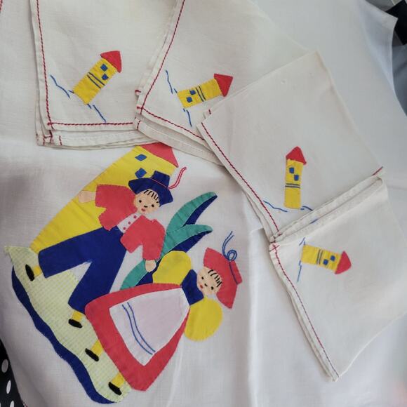 Vintage Embroidered Dutch Holland Tablecloth + 4 Napkins Linen 1930s - Picture 1 of 5